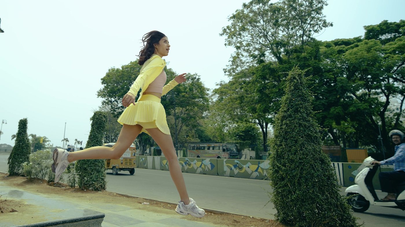 Frame from a Vurve Salons launch cut